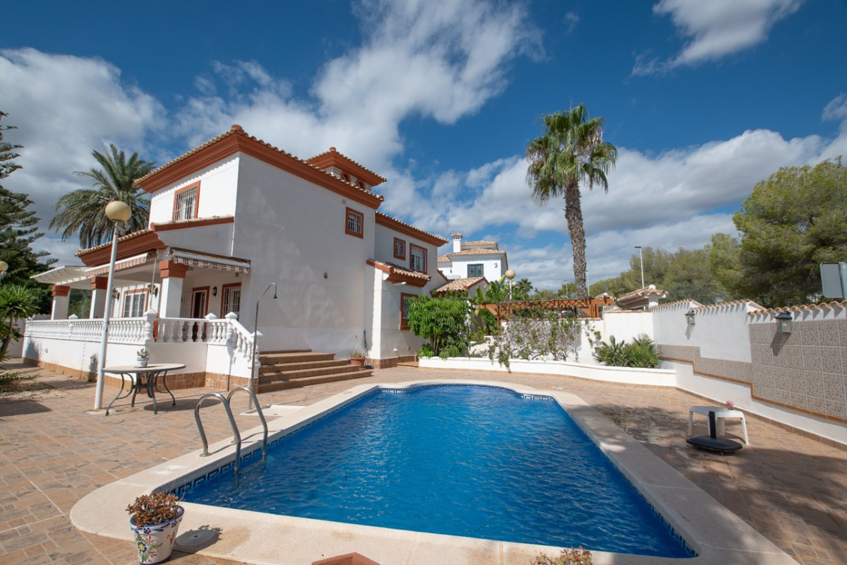 Huis te koop in Orihuela Costa | 4 slaapkamers H5375110