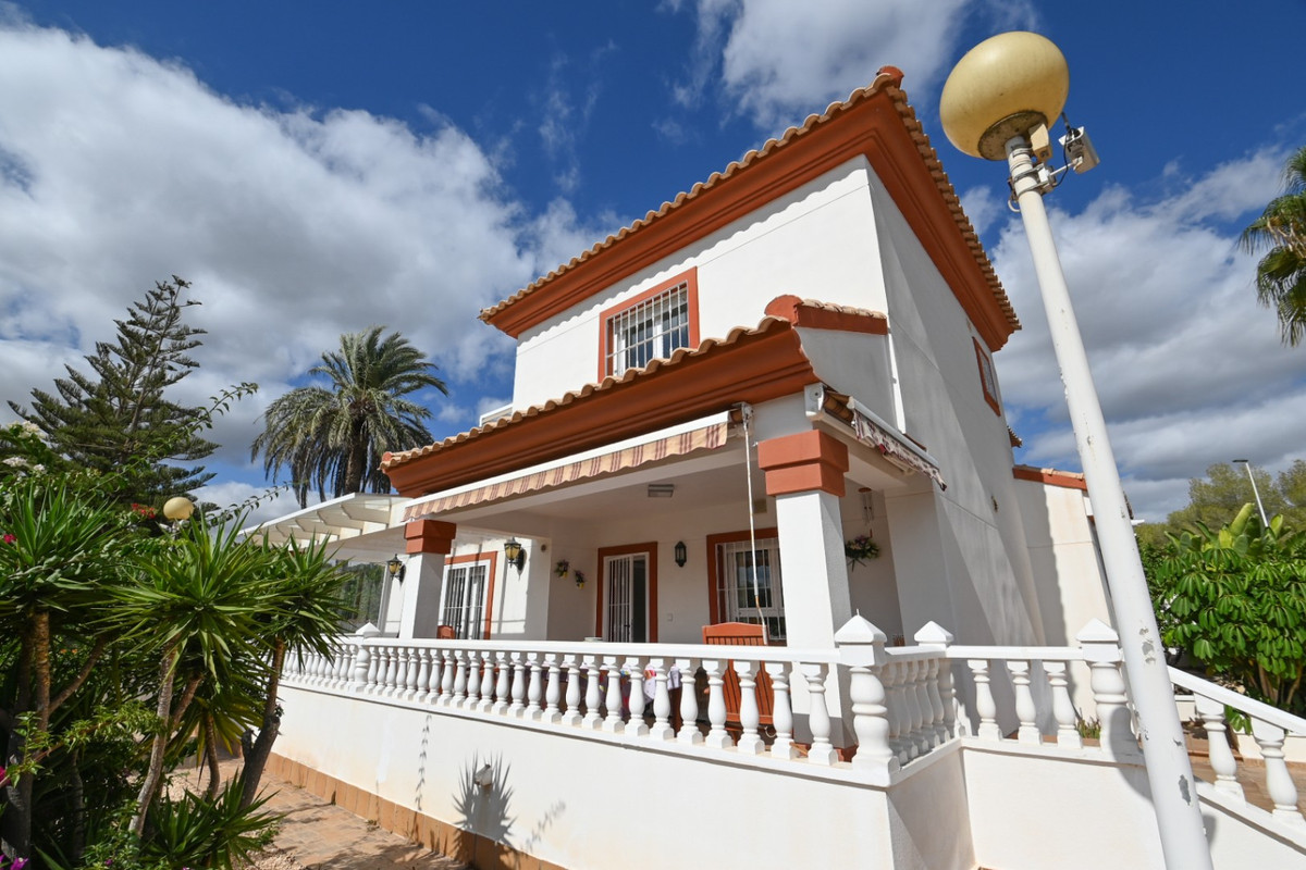 Huis te koop in Orihuela Costa | 4 slaapkamers H5375110