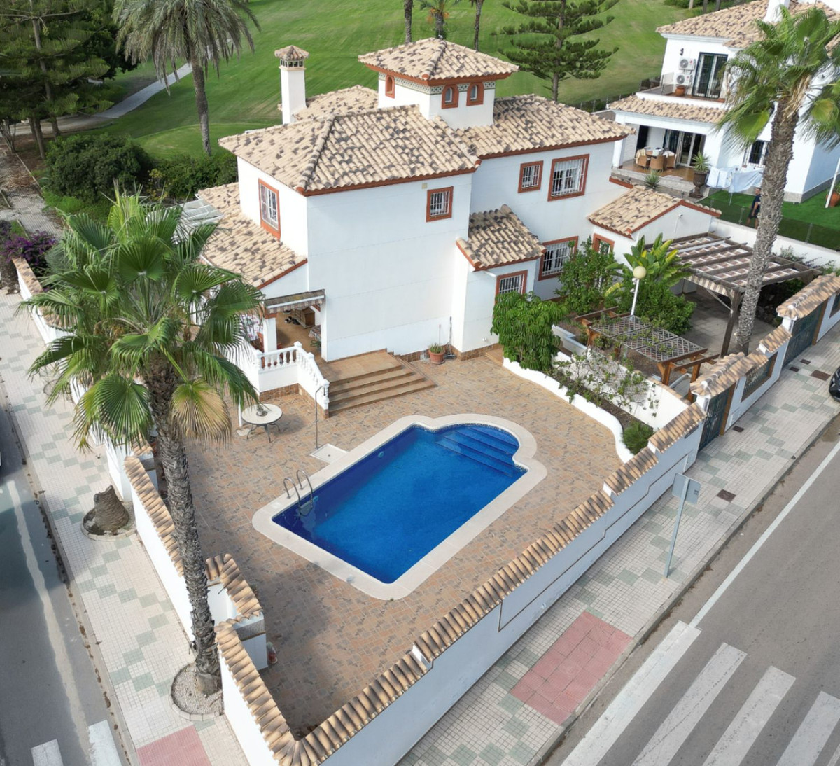 Huis te koop in Orihuela Costa | 4 slaapkamers H5375110