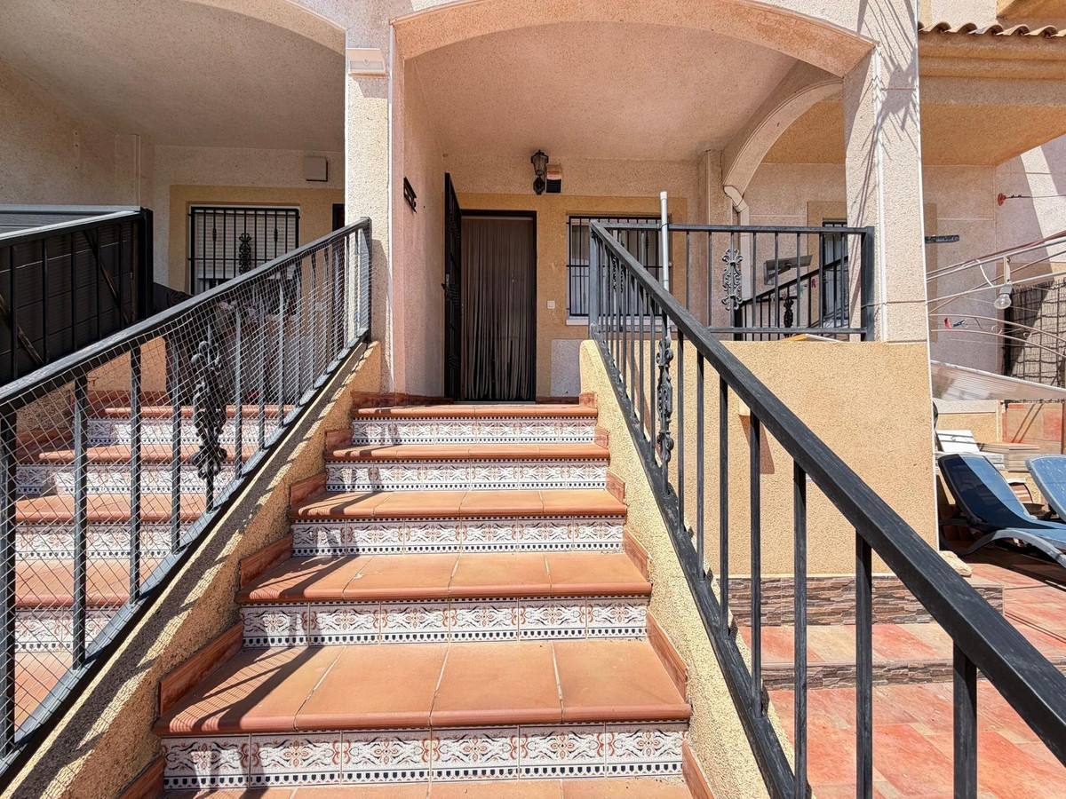 Bungalow te koop in Orihuela Costa | 2 slaapkamers H5378425
