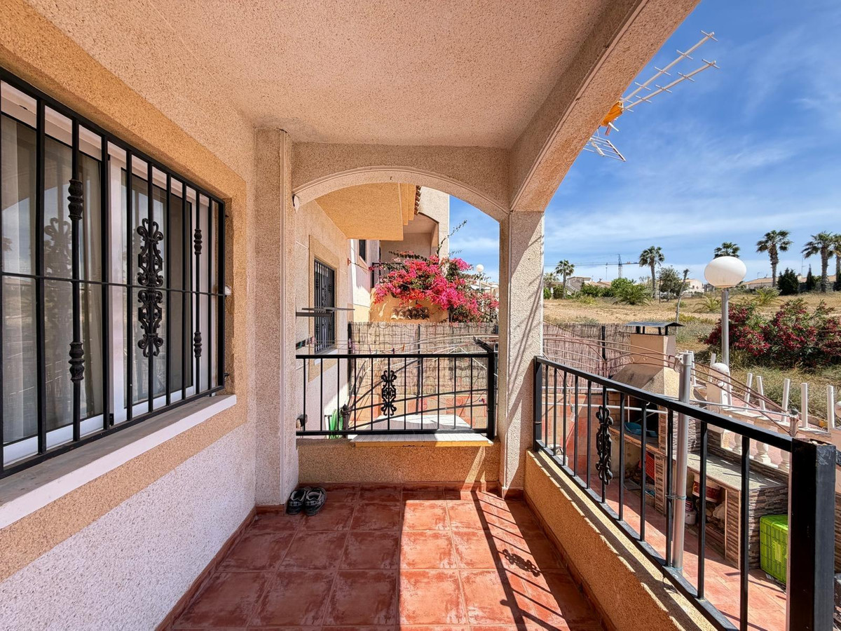 Bungalow te koop in Orihuela Costa | 2 slaapkamers H5378425