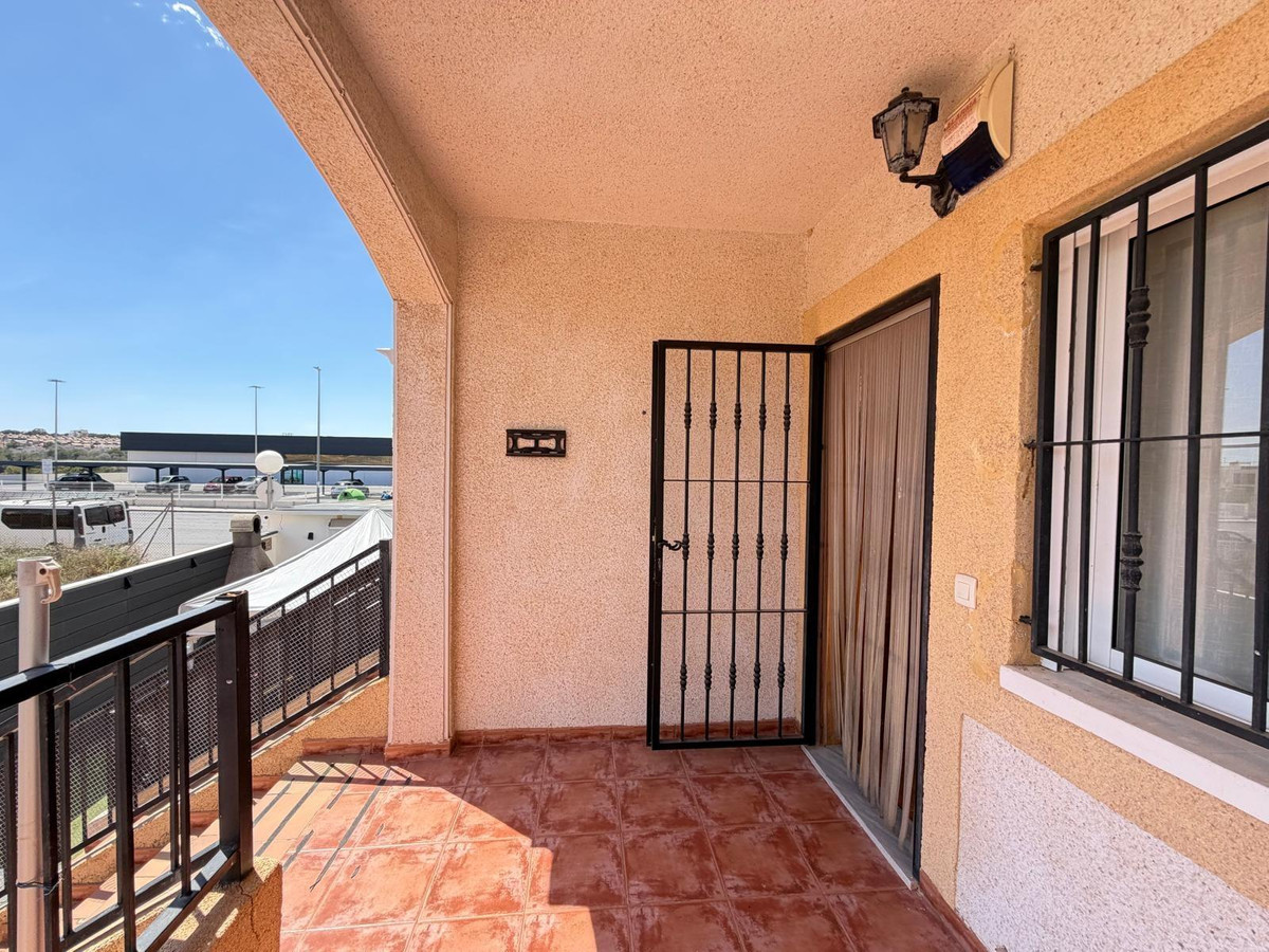Bungalow te koop in Orihuela Costa | 2 slaapkamers H5378425