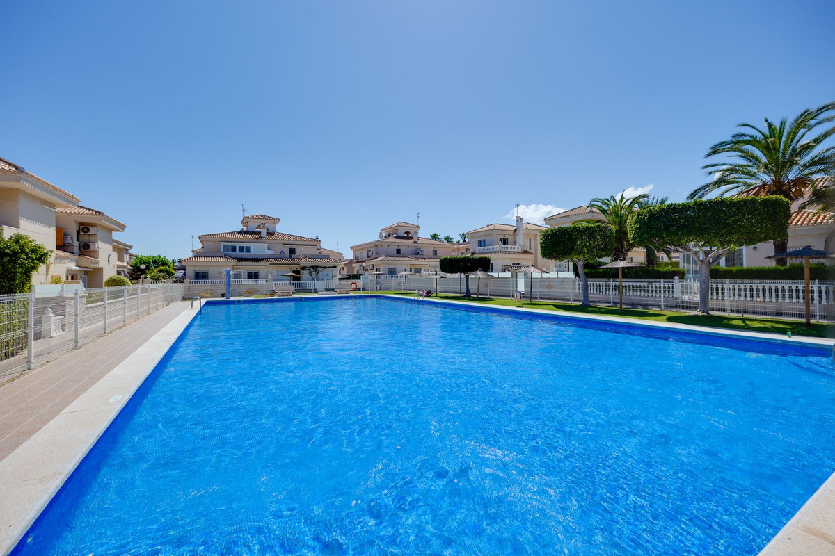 Huis te koop in Orihuela Costa | 3 slaapkamers H5379166