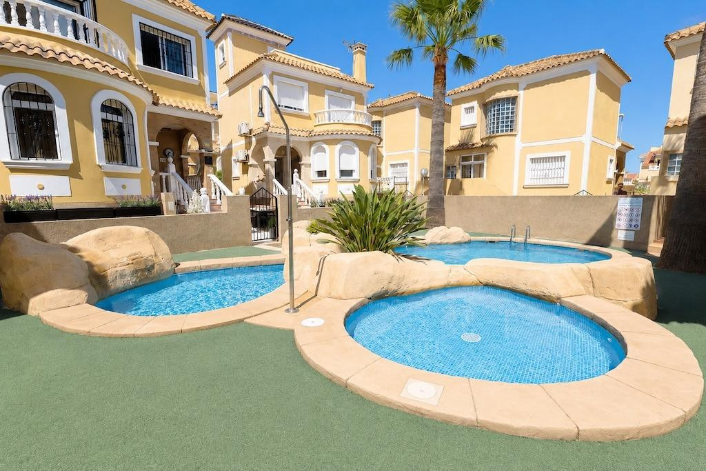 Huis te koop in Orihuela Costa | 3 slaapkamers H5434159