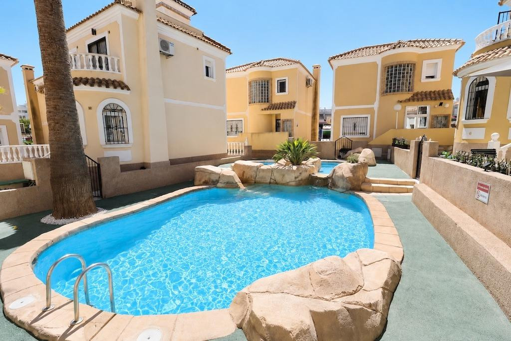 Huis te koop in Orihuela Costa | 3 slaapkamers H5434159