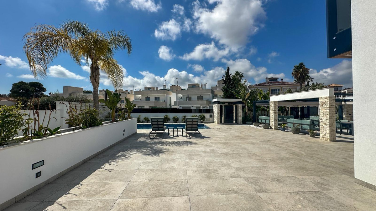 Huis te koop in Orihuela Costa | 4 slaapkamers H5453647
