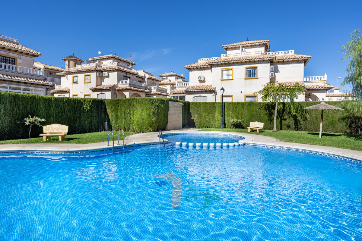 Huis te koop in Orihuela Costa | 2 slaapkamers H5461621