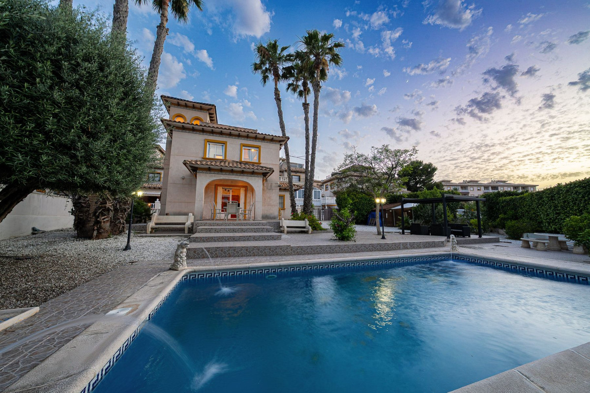 Huis te koop in Orihuela Costa | 3 slaapkamers H5497246
