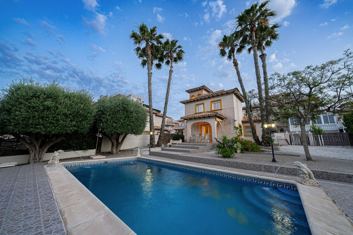 Huis te koop in Orihuela Costa | 3 slaapkamers H5497246