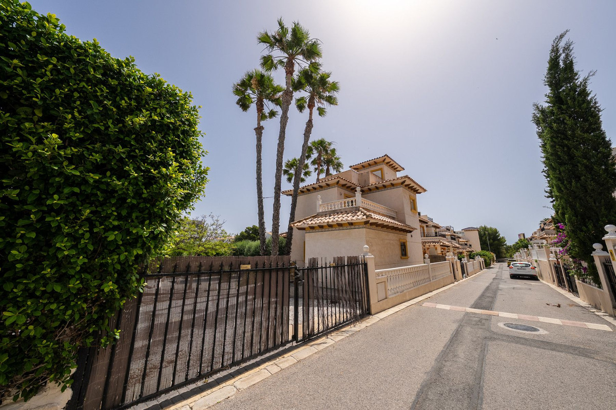 Huis te koop in Orihuela Costa | 3 slaapkamers H5497246