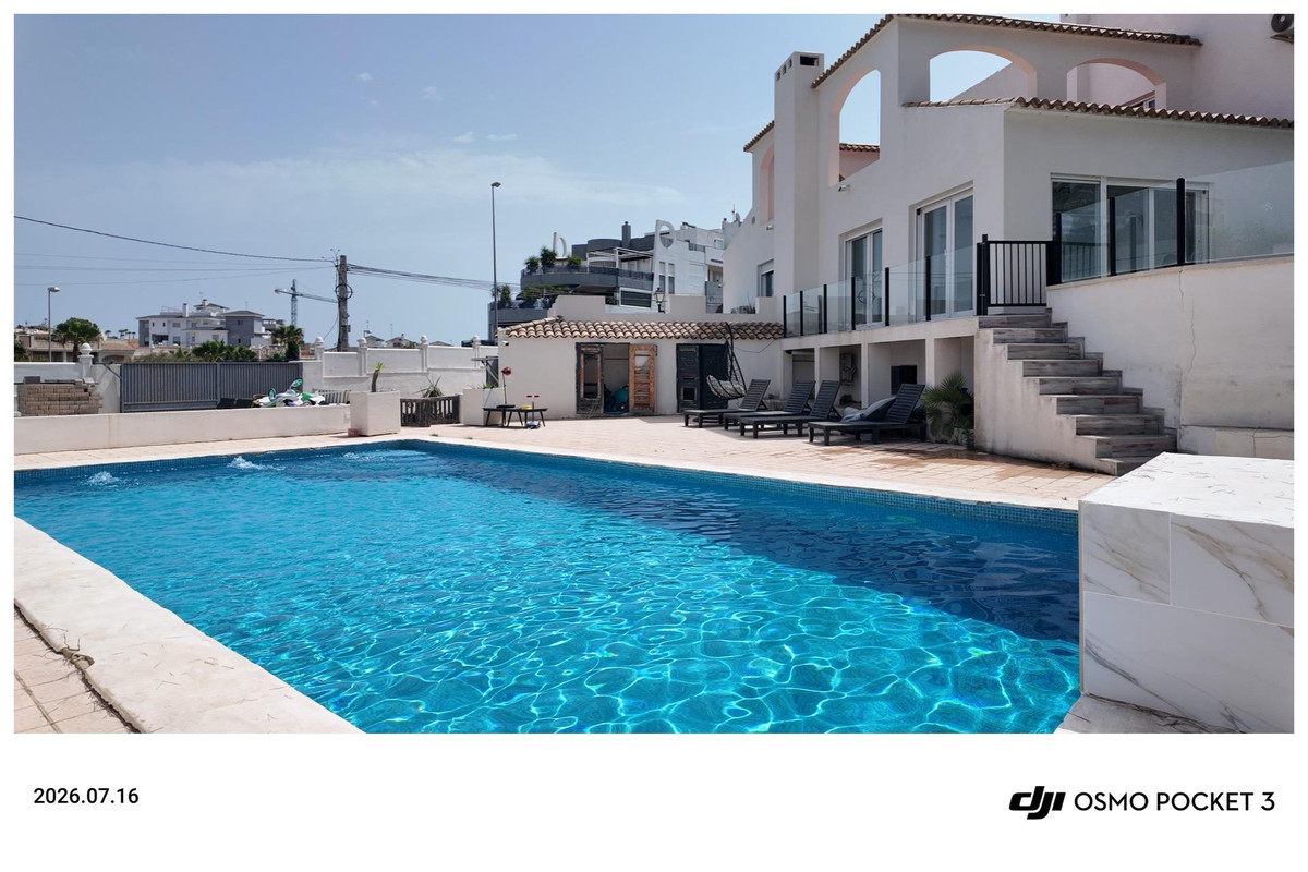 Huis te koop in Orihuela Costa | 6 slaapkamers H5520307