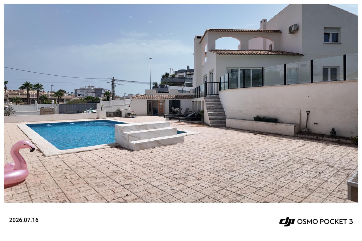 Huis te koop in Orihuela Costa | 6 slaapkamers H5520307