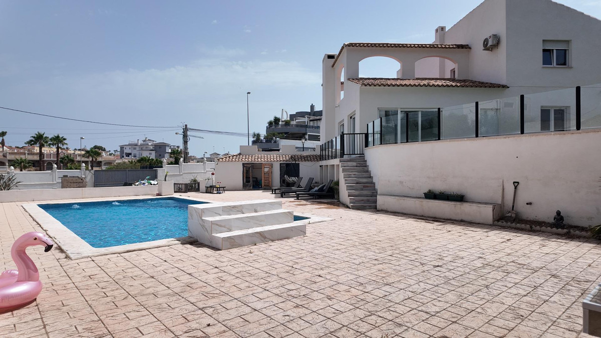 Huis te koop in Orihuela Costa | 6 slaapkamers H5520307