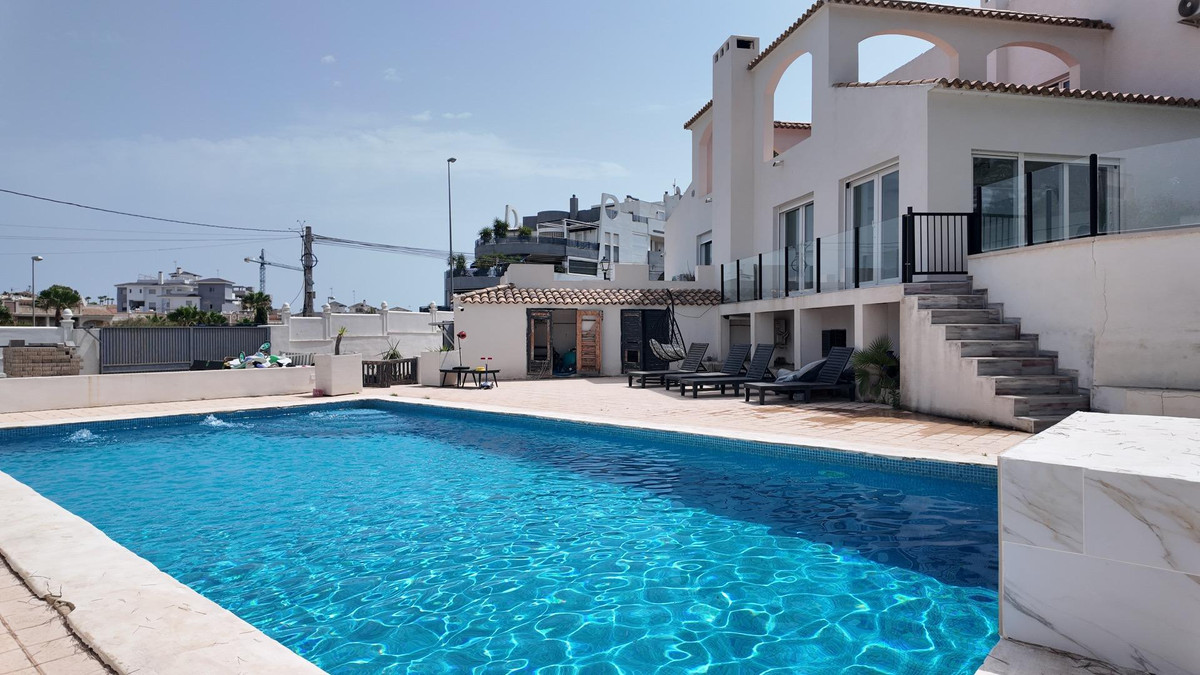Huis te koop in Orihuela Costa | 6 slaapkamers H5520307