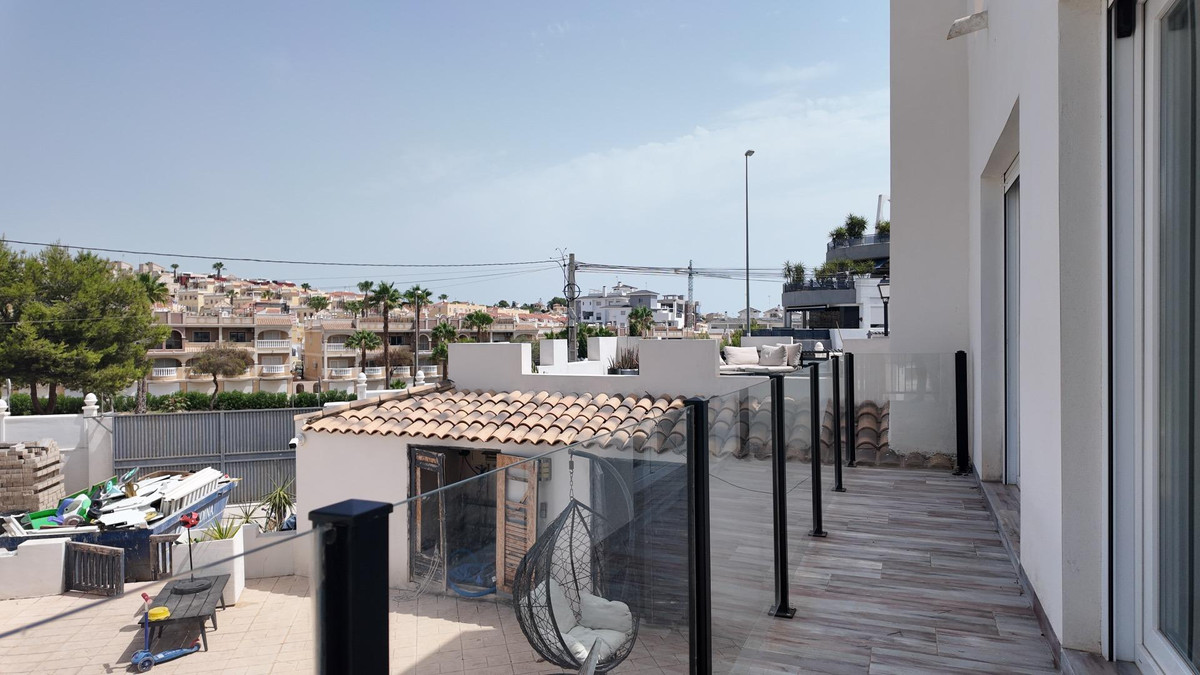 Huis te koop in Orihuela Costa | 6 slaapkamers H5520307