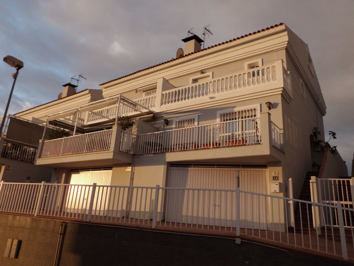 Semi-Vrijstaande Villa in Pedregalejo-1