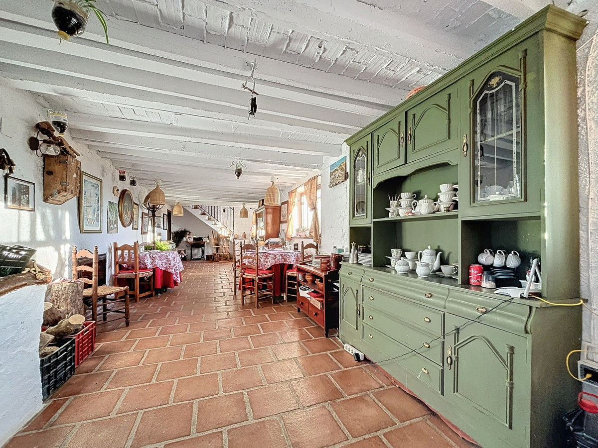Huis te koop in Periana | 5 slaapkamers H4908907