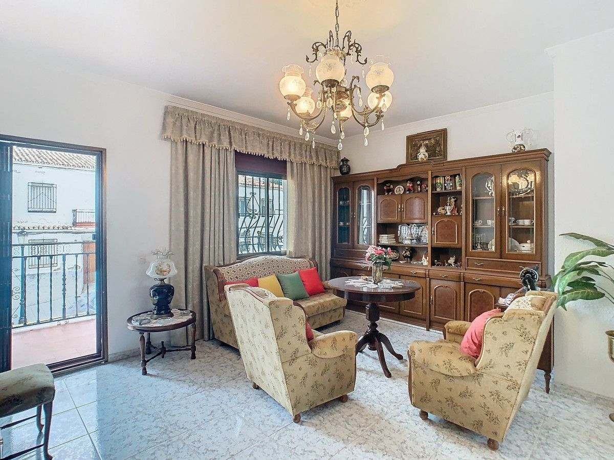 Huis te koop in Periana | 5 slaapkamers H4990678