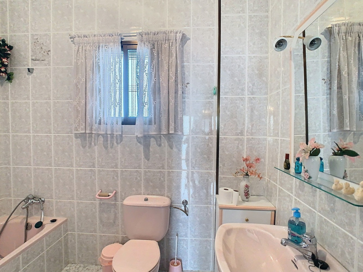 Huis te koop in Periana | 5 slaapkamers H4990678