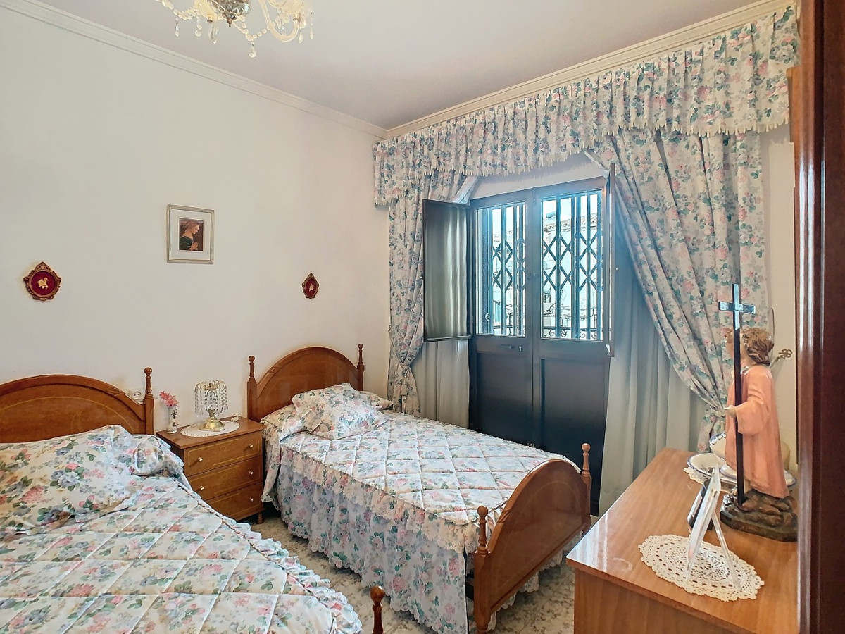 Huis te koop in Periana | 5 slaapkamers H4990678