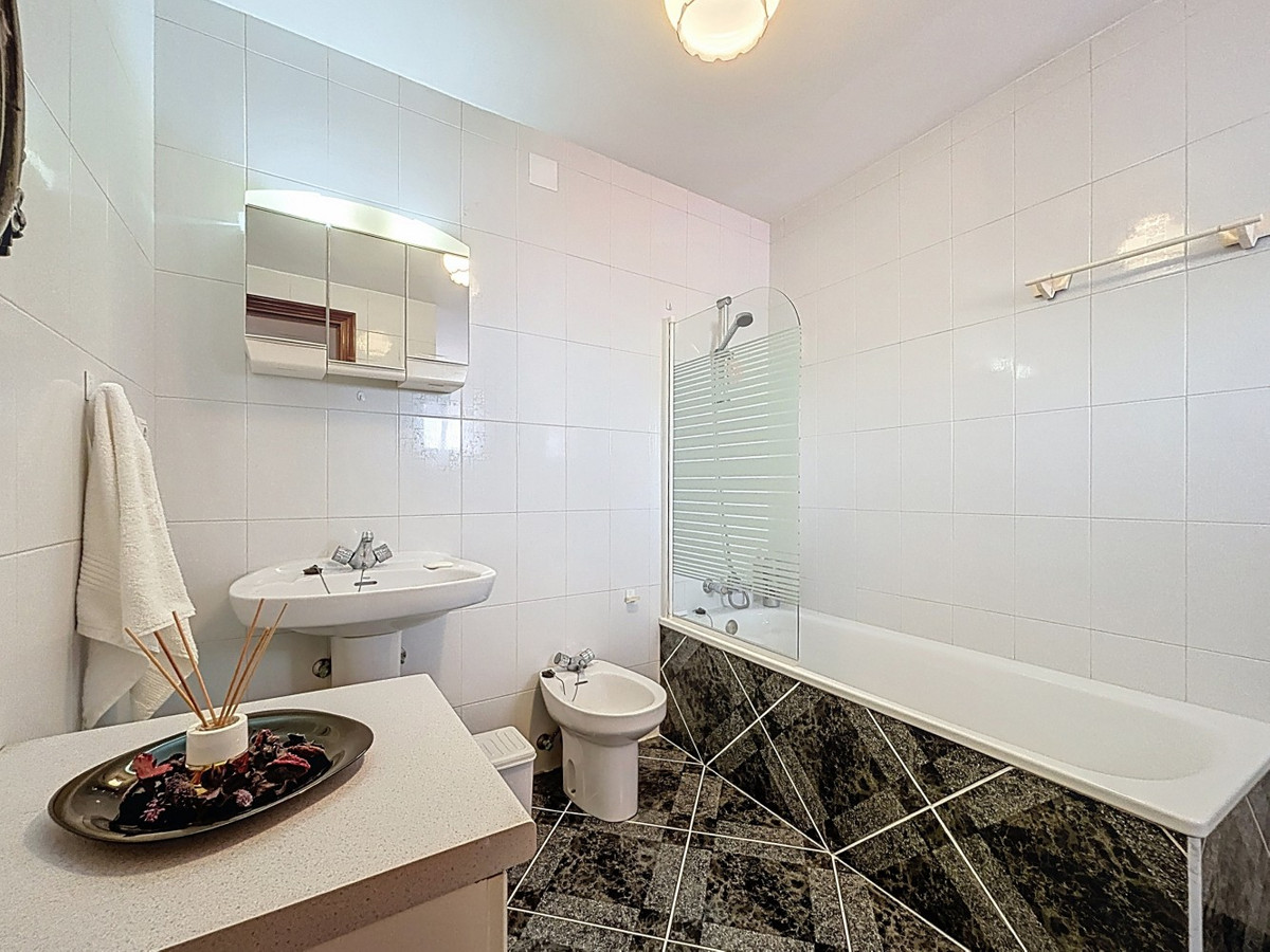 Huis te koop in Periana | 5 slaapkamers H5049922