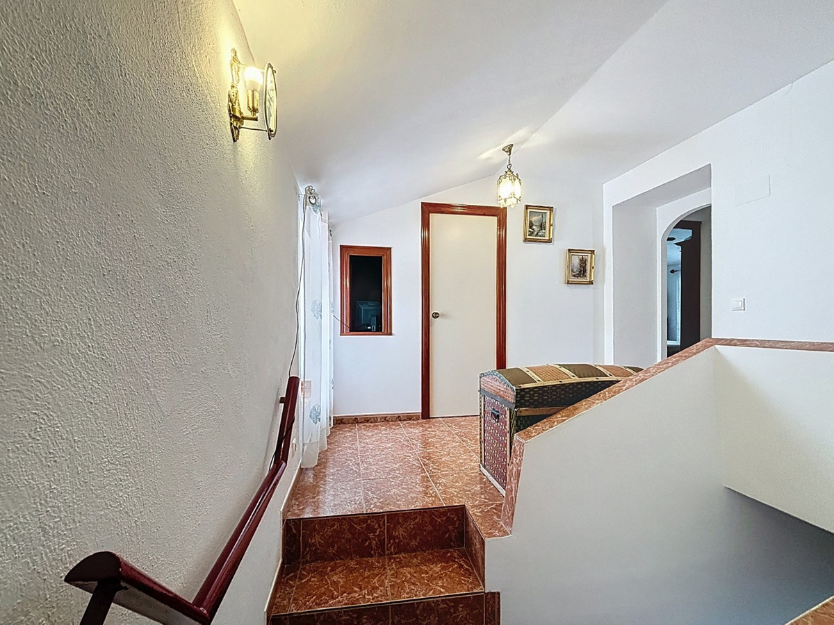 Huis te koop in Periana | 5 slaapkamers H5049922