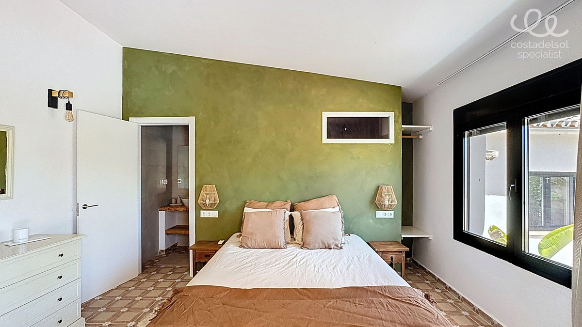 Finca - Cortijo te koop in Periana | 7 slaapkamers H5118910