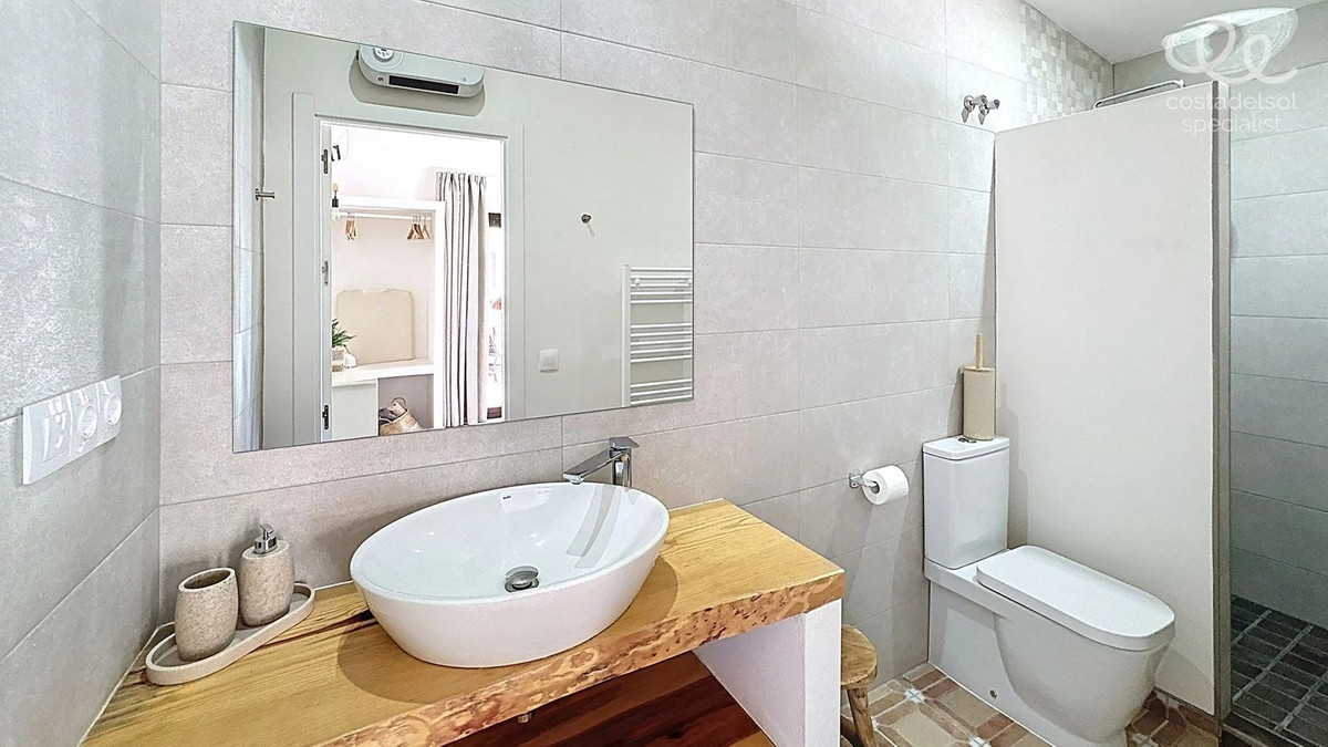 Finca - Cortijo te koop in Periana | 7 slaapkamers H5118910