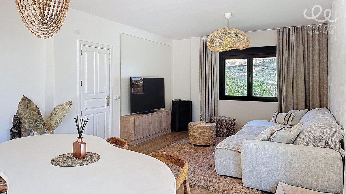Finca - Cortijo te koop in Periana | 7 slaapkamers H5118910
