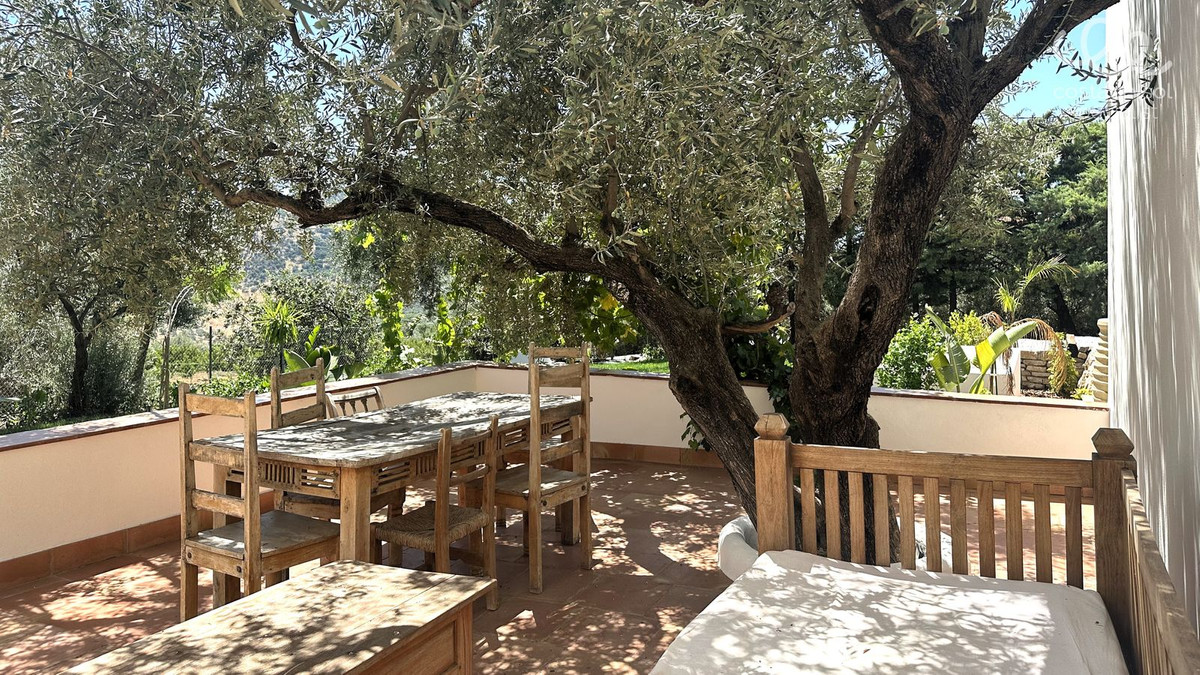 Finca - Cortijo te koop in Periana | 7 slaapkamers H5118910