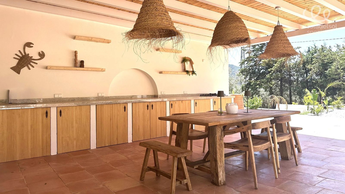 Finca - Cortijo te koop in Periana | 7 slaapkamers H5118910