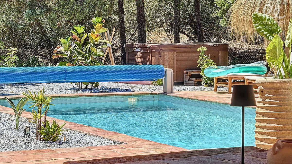 Finca - Cortijo te koop in Periana | 7 slaapkamers H5118910