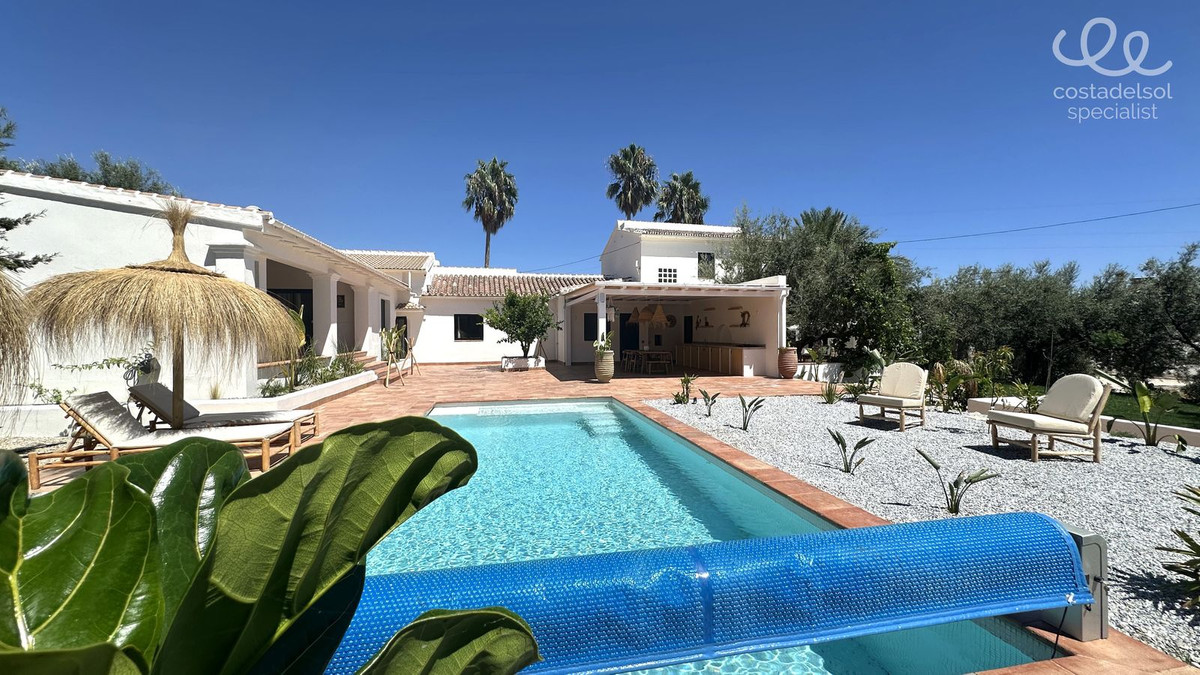 Finca - Cortijo te koop in Periana | 7 slaapkamers H5118910