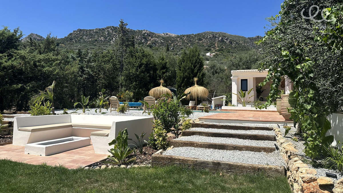 Finca - Cortijo te koop in Periana | 7 slaapkamers H5118910