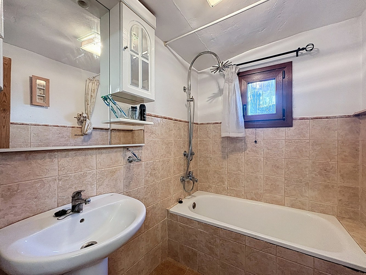 Huis te koop in Periana | 4 slaapkamers H5255137