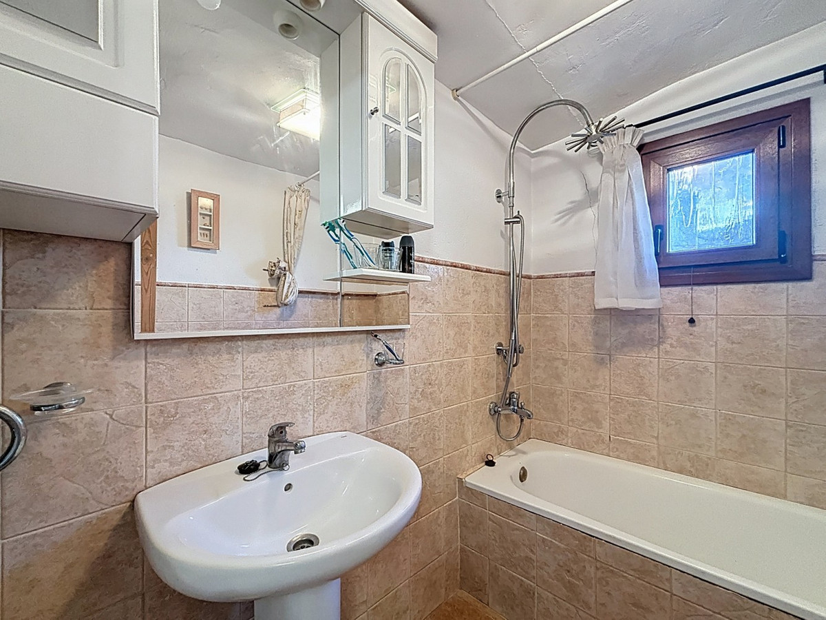 Huis te koop in Periana | 4 slaapkamers H5255137