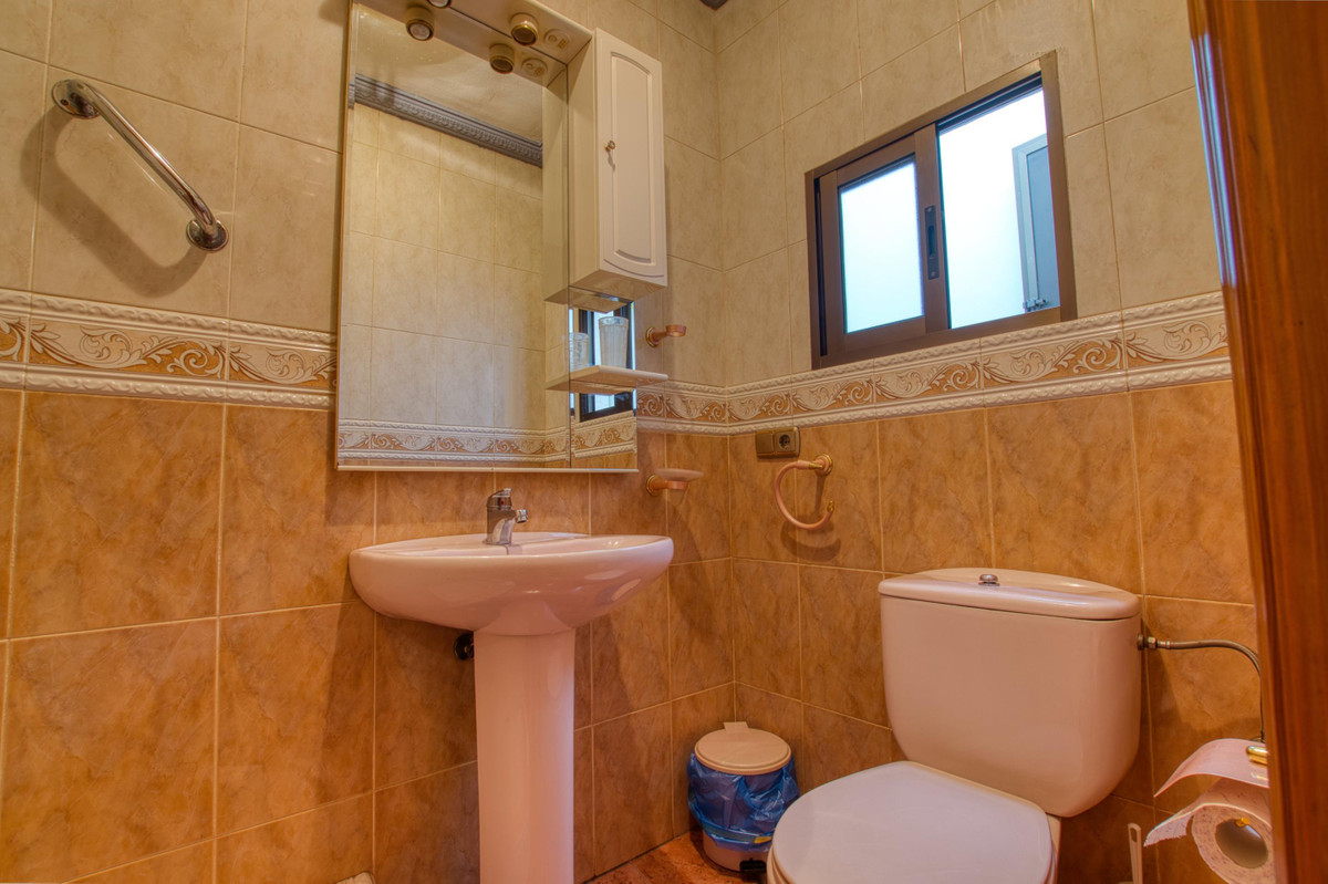 Huis te koop in Periana | 4 slaapkamers H5259586