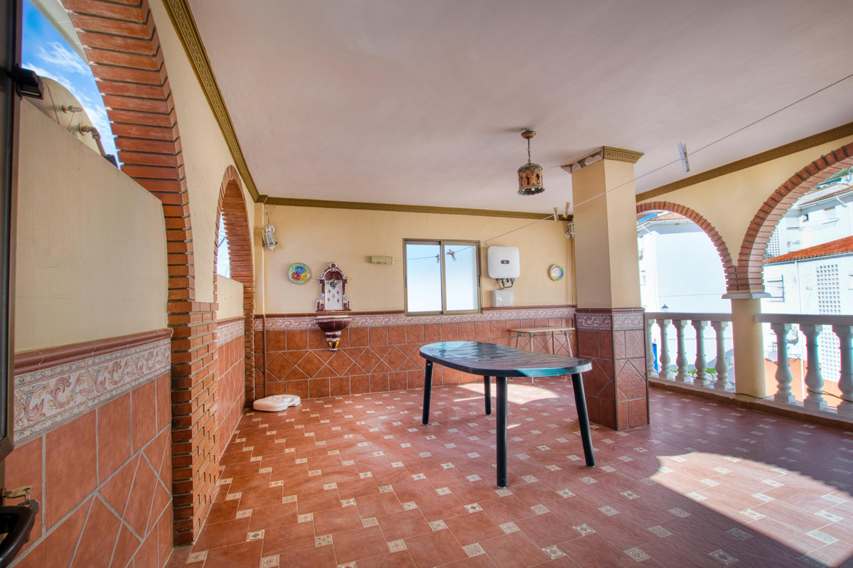 Huis te koop in Periana | 4 slaapkamers H5259586