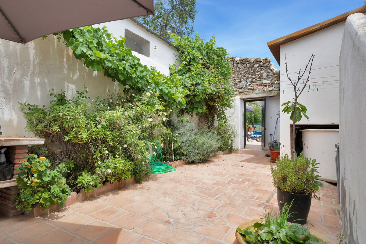 Property main view 44