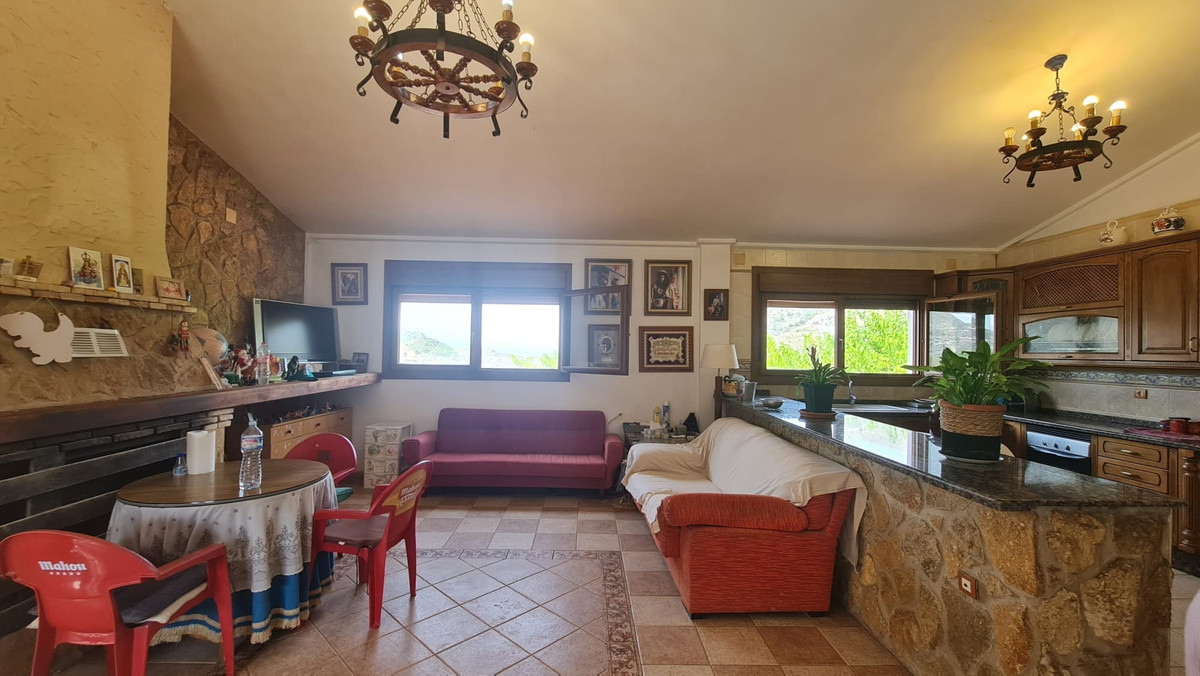 Vrijstaande Villa te koop in Petrer | 4 slaapkamers H5146456