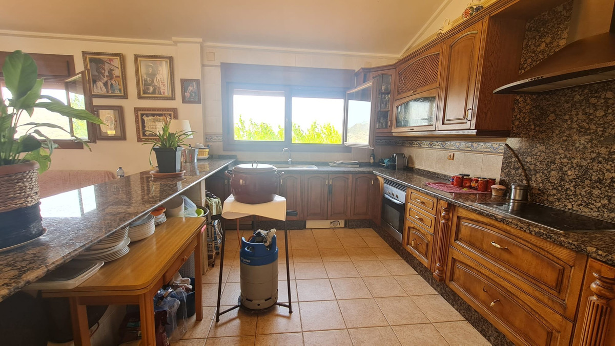 Vrijstaande Villa te koop in Petrer | 4 slaapkamers H5146456