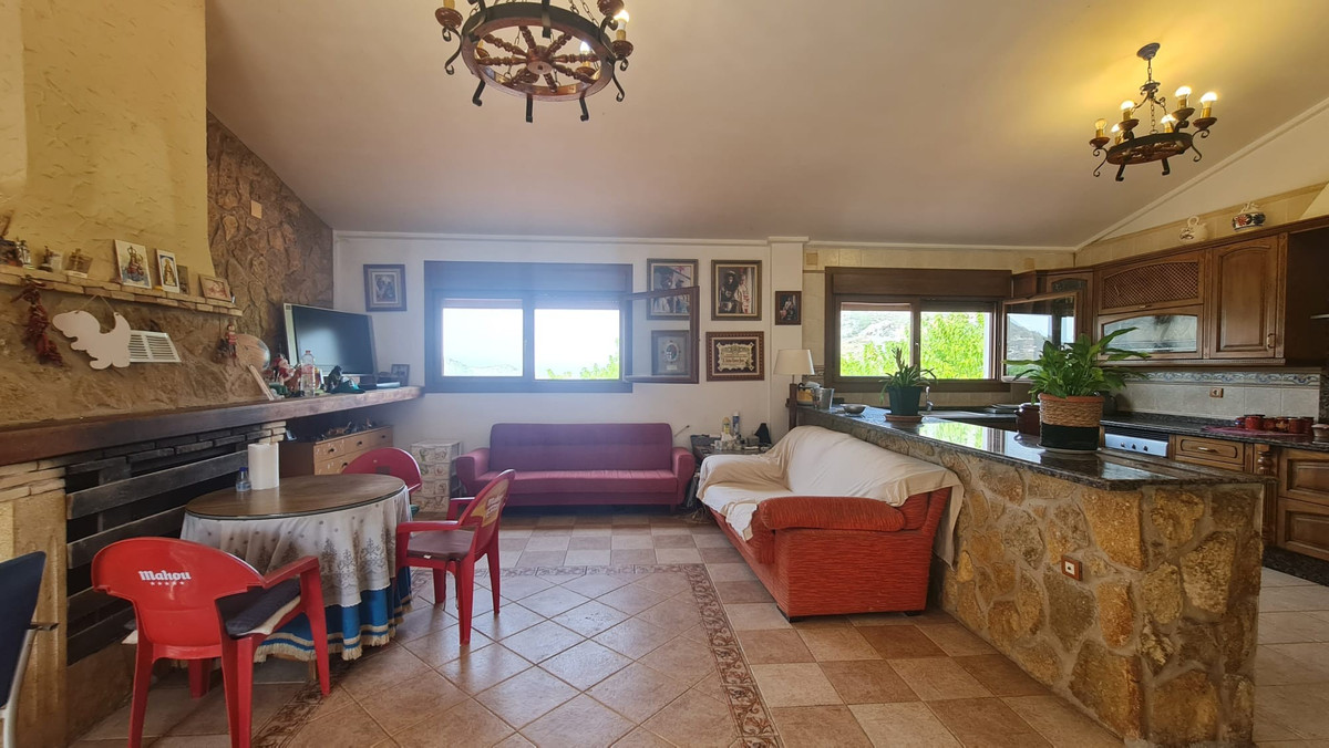 Vrijstaande Villa te koop in Petrer | 4 slaapkamers H5146456