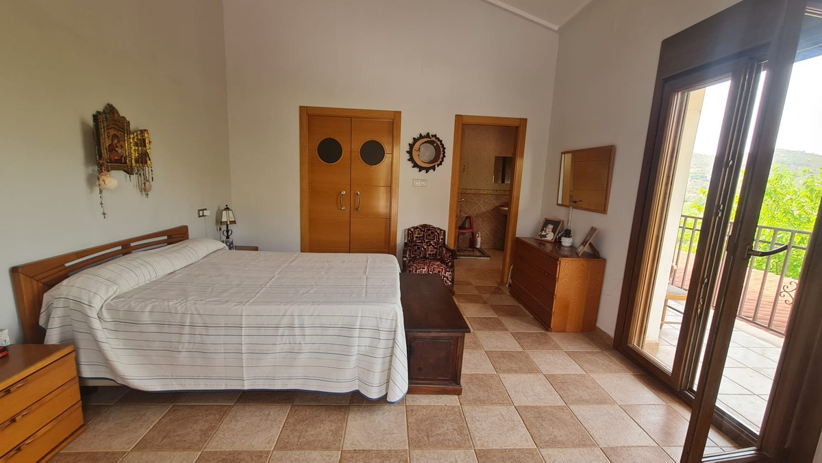 Vrijstaande Villa te koop in Petrer | 4 slaapkamers H5146456