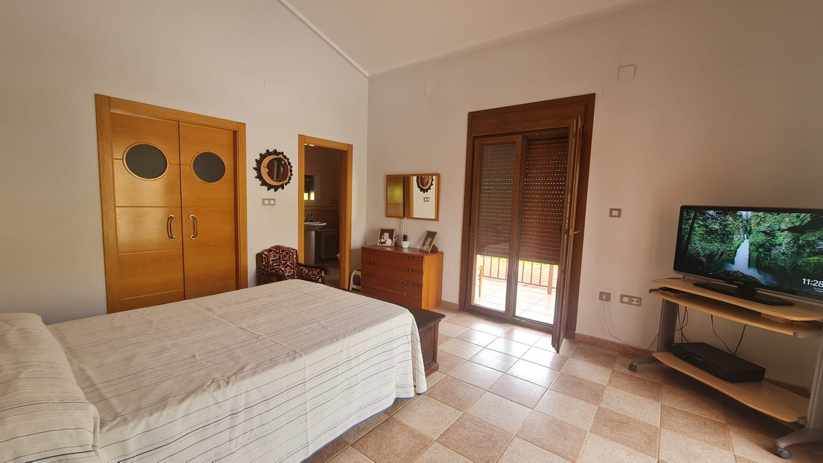 Vrijstaande Villa te koop in Petrer | 4 slaapkamers H5146456