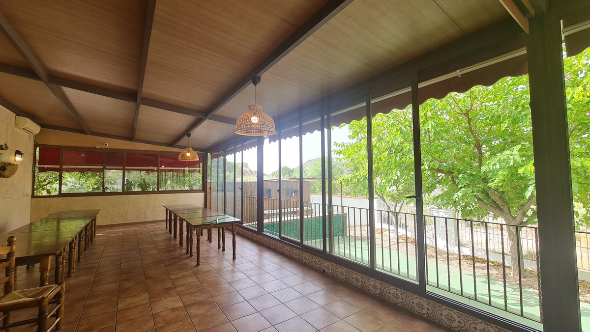 Vrijstaande Villa te koop in Petrer | 4 slaapkamers H5146456