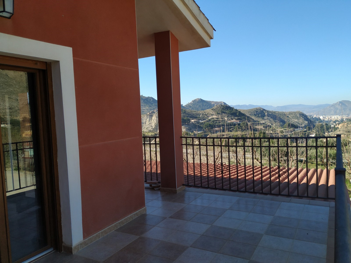 Vrijstaande Villa te koop in Petrer | 4 slaapkamers H5146456