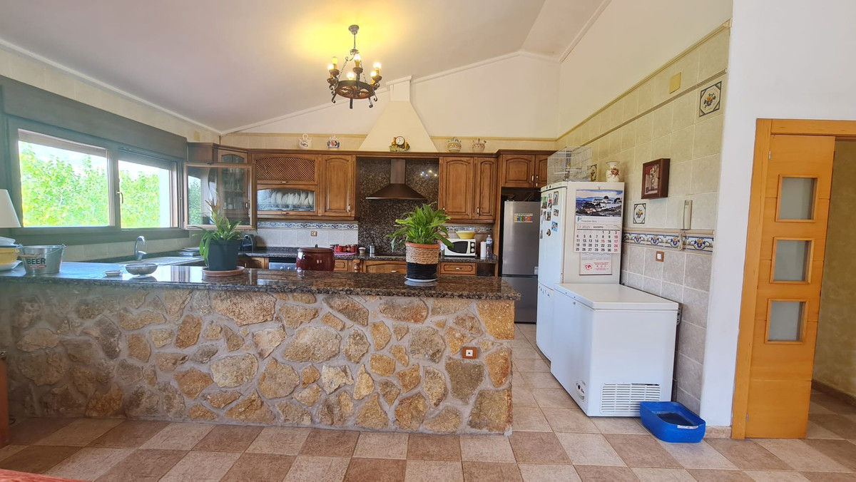 Vrijstaande Villa te koop in Petrer | 4 slaapkamers H5146456