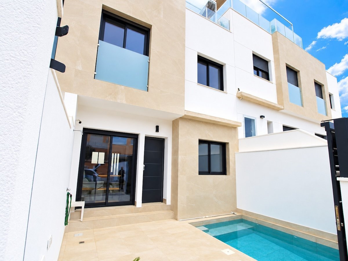 Huis te koop in Pilar de la Horadada | 3 slaapkamers H5325589