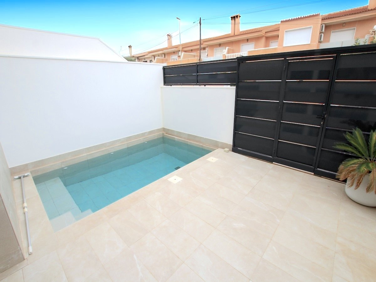 Huis te koop in Pilar de la Horadada | 3 slaapkamers H5325589