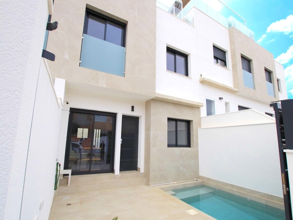 Huis te koop in Pilar de la Horadada | 3 slaapkamers H5325589